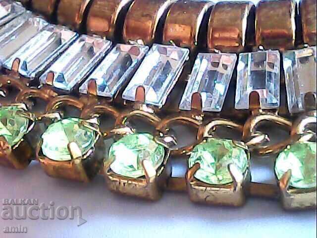 Auction  Beautiful crystal necklace