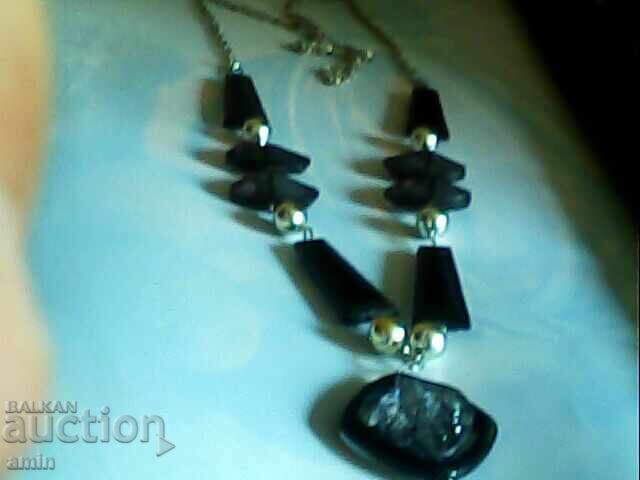 Όμορφα 2 τεμ. πουκάμισα, φωτογραφημένα 1 τεμ