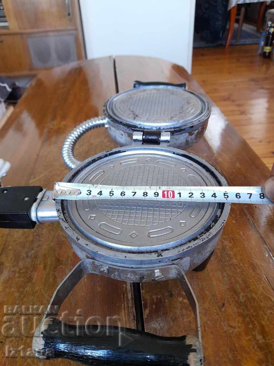 Old waffle maker, toaster - 6