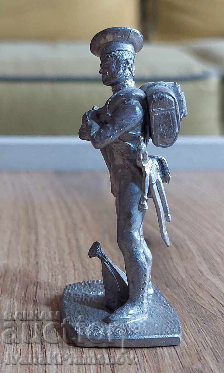 A lead figurine for collectors - 5