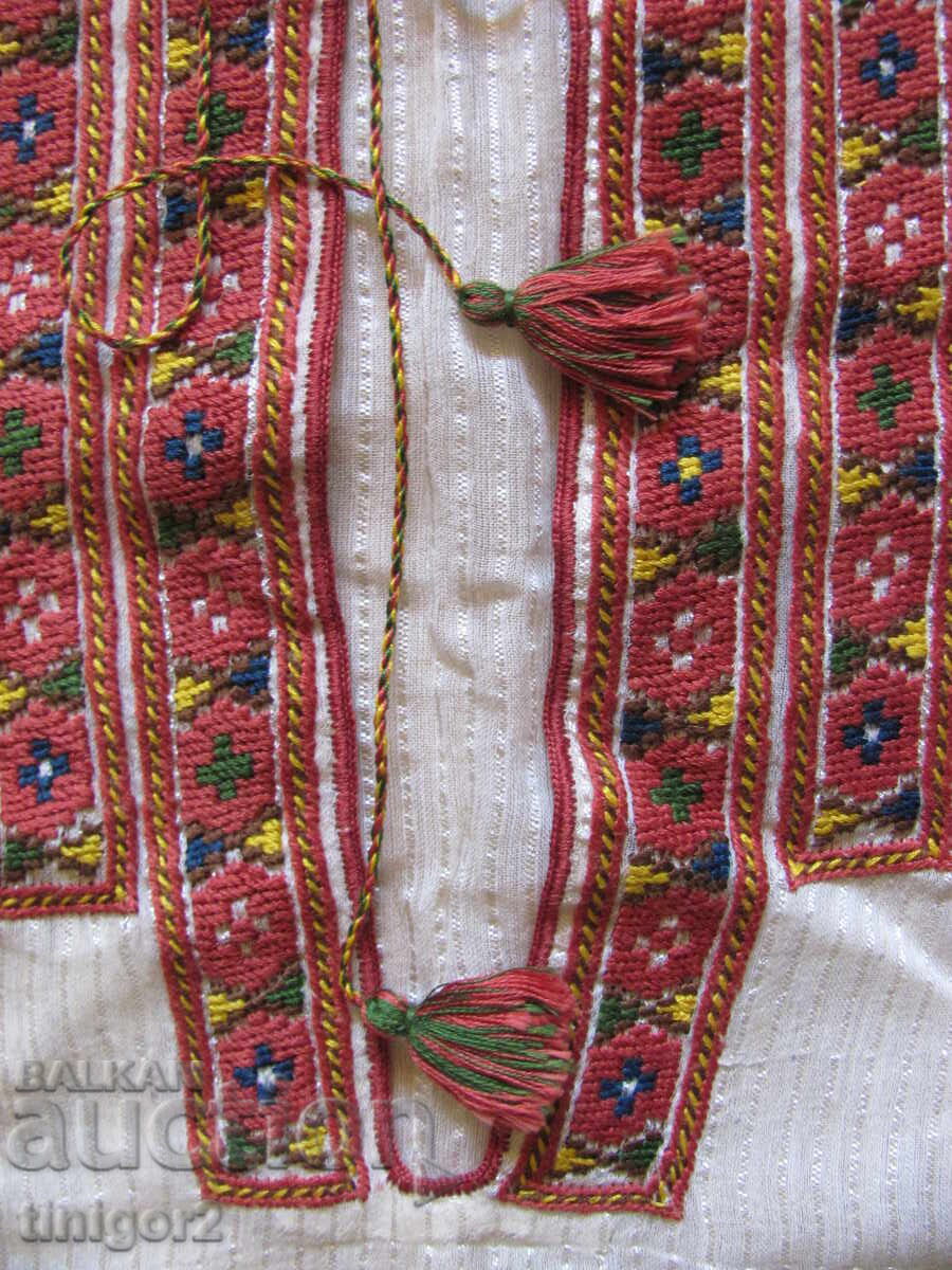 Delivery of 19th century shirt for traditional costume, silk fringe, embroidery