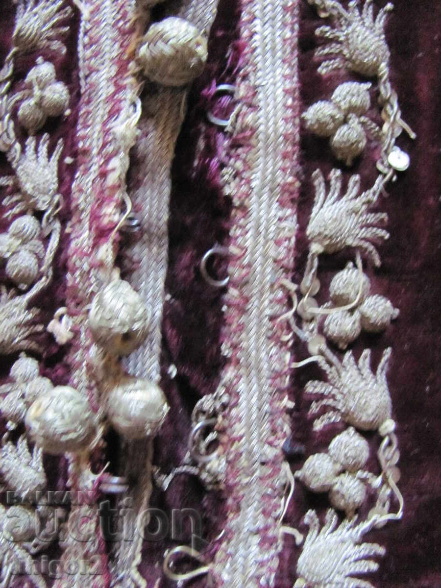 Аукцион 19 век елек , елече ,носия, кадифе и сърма