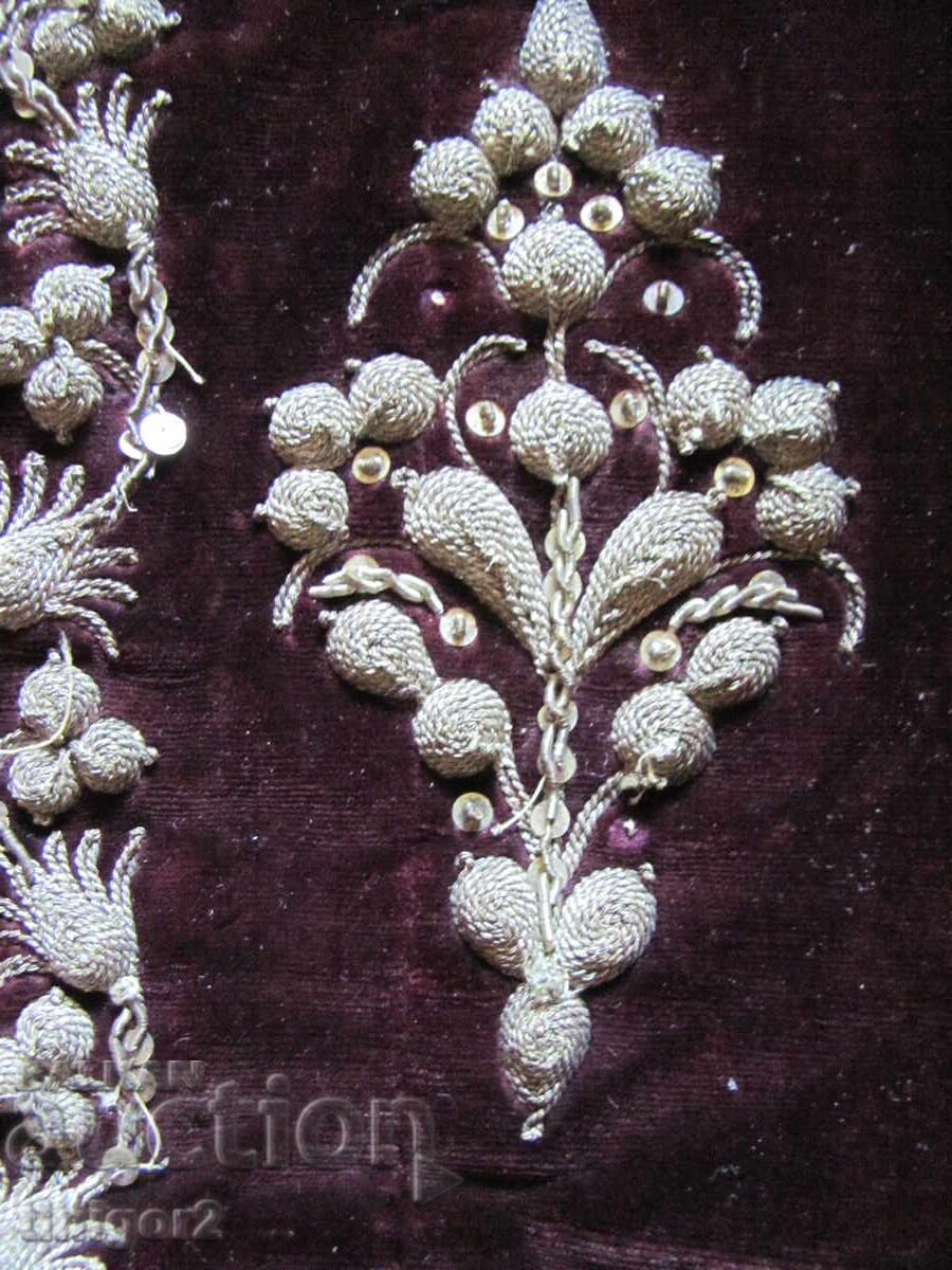 Доставка на 19 век елек , елече ,носия, кадифе и сърма