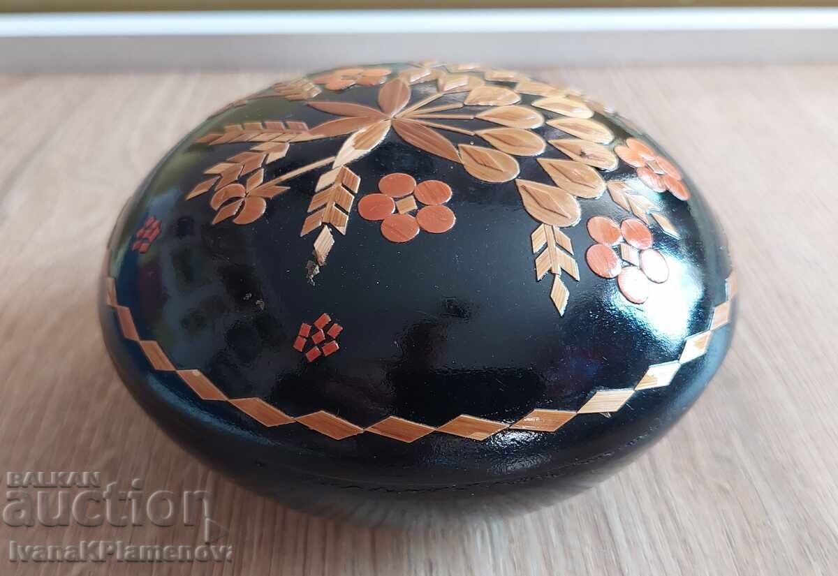 Κουτί χοχλόμα Ρωσίας για γνώστες (EUR) με τιμή 16.00 BGN | € 8.18