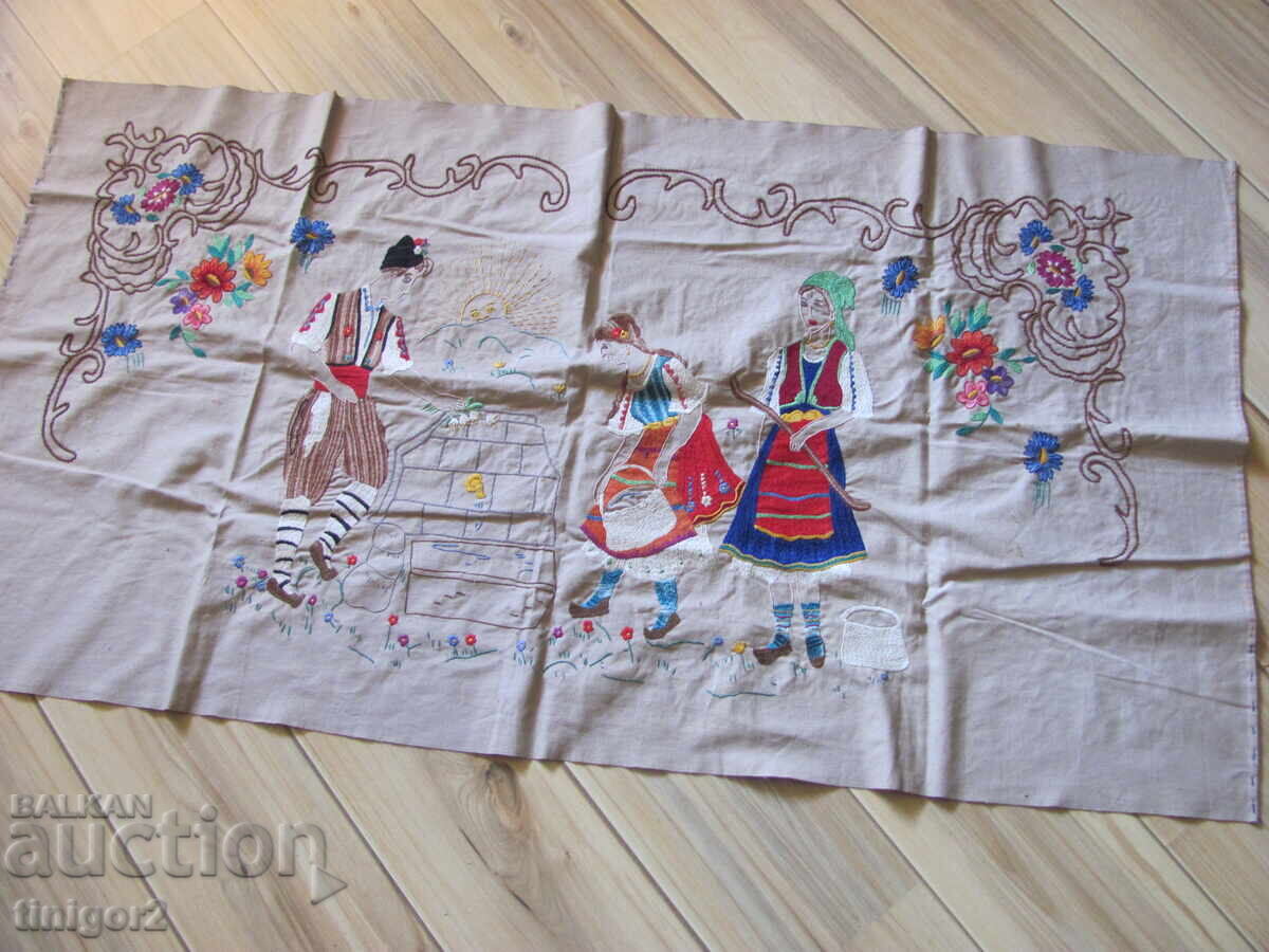 Ковьор, ръчна бродерия, памук 140х 75см. с цена 65.00 лв. | € 33.23 Ковьор, ръчна бродерия, памук 140х 75см. с цена 65.00 лв. | € 33.23