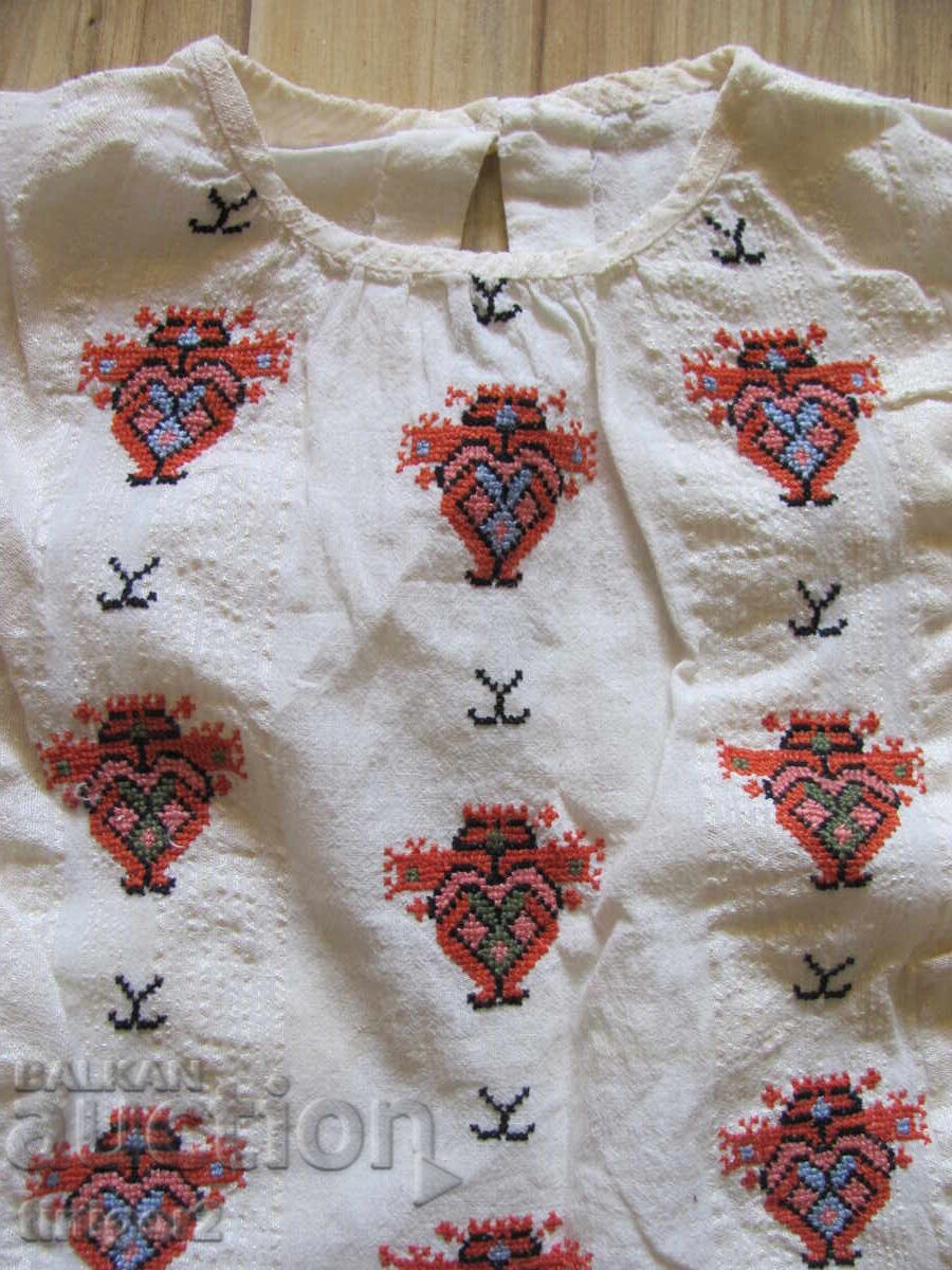 Cămașă de mătase, bluză, canar, broderie, costum popular cu preț 65.00 BGN | € 33.23