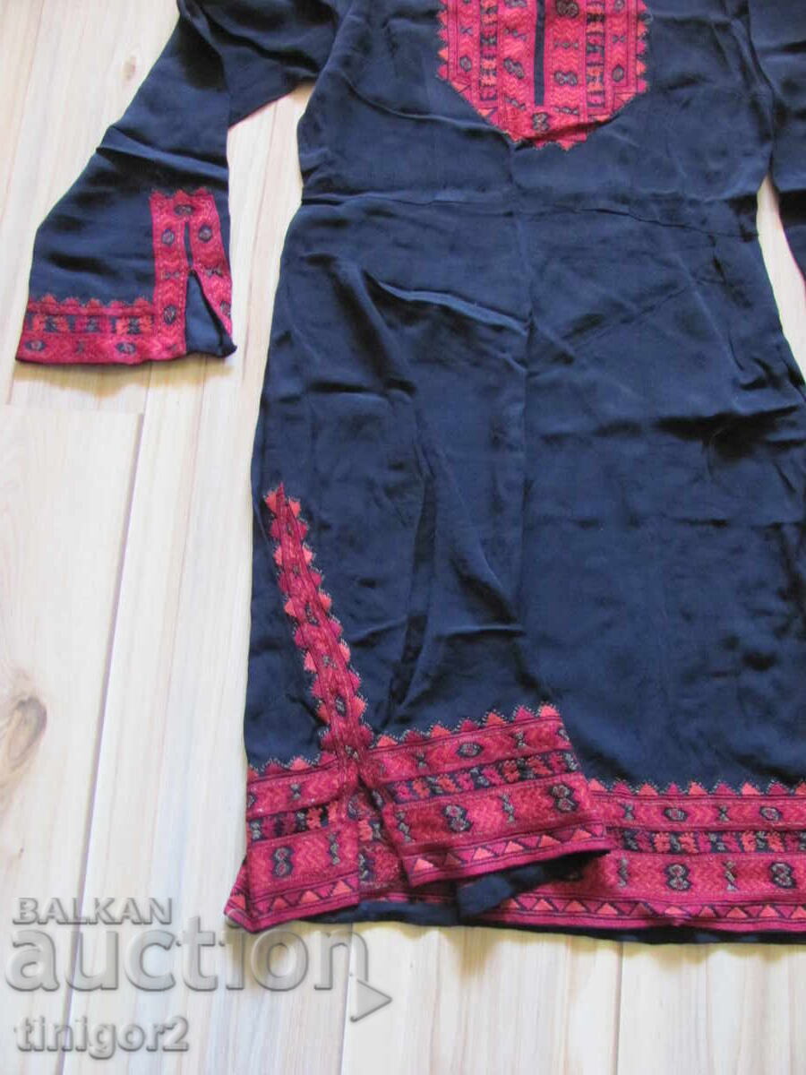 Δημοπρασία Όμορφο Μεταξωτό Φόρεμα, χειροποίητο κέντημα, φολκ μότιβα