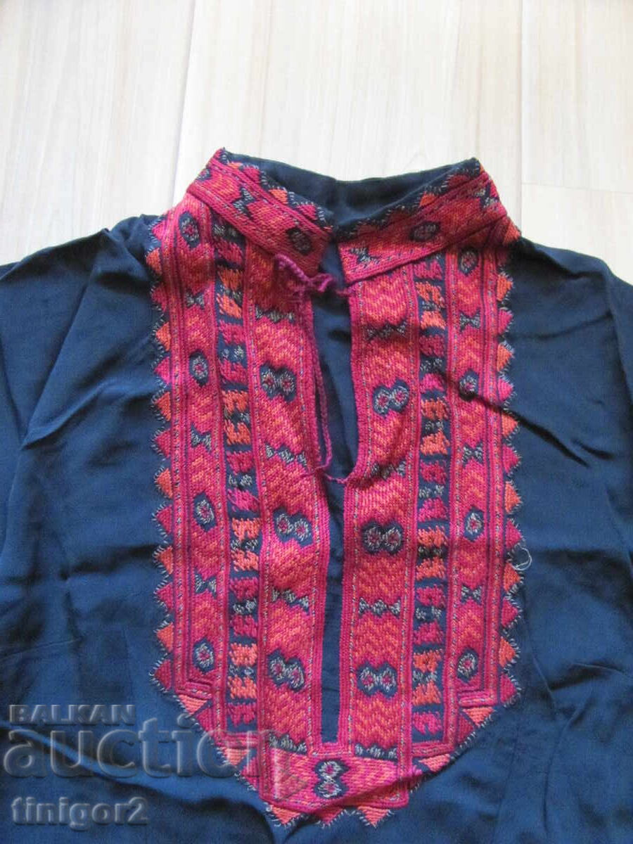 Παράδοση Όμορφο Μεταξωτό Φόρεμα, χειροποίητο κέντημα, φολκ μότιβα