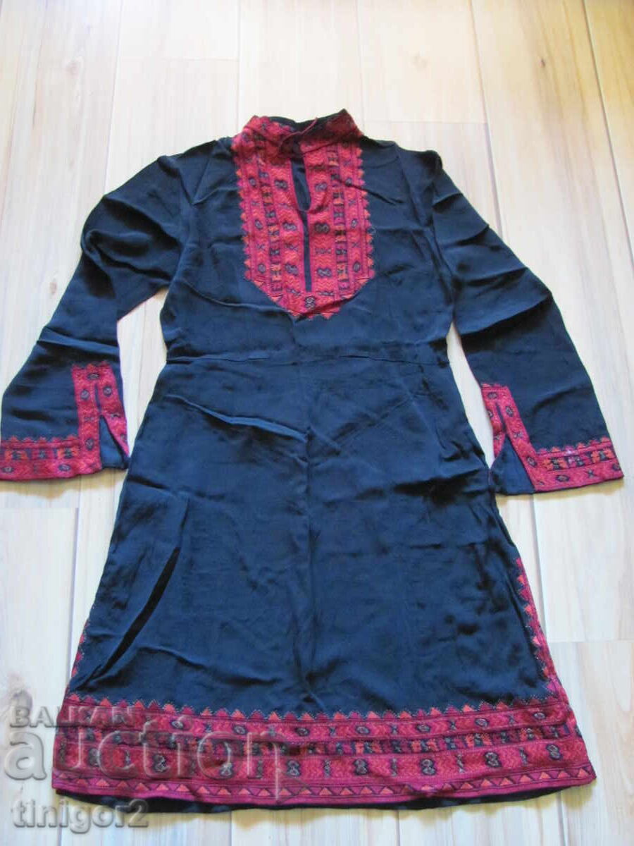 Όμορφο Μεταξωτό Φόρεμα, χειροποίητο κέντημα, φολκ μότιβα