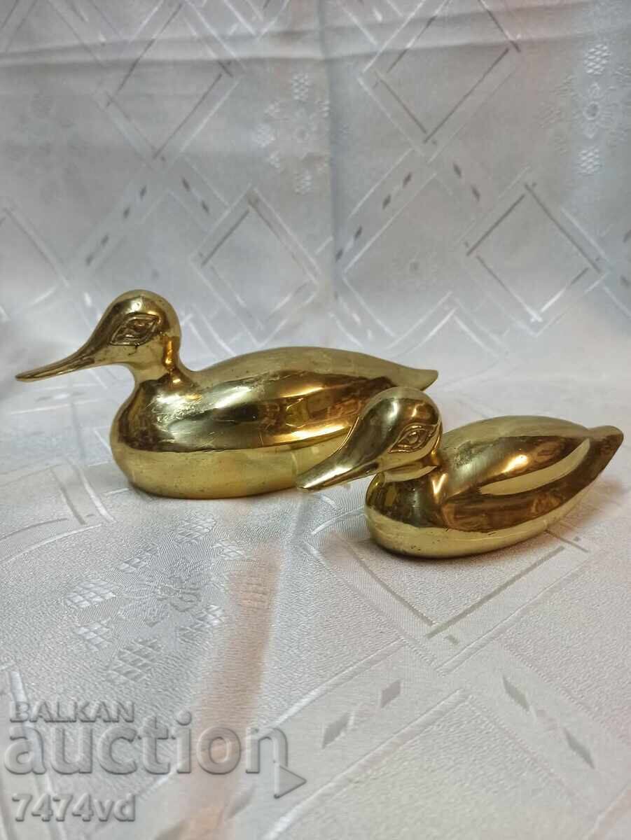 2 BRONZE DUCKS