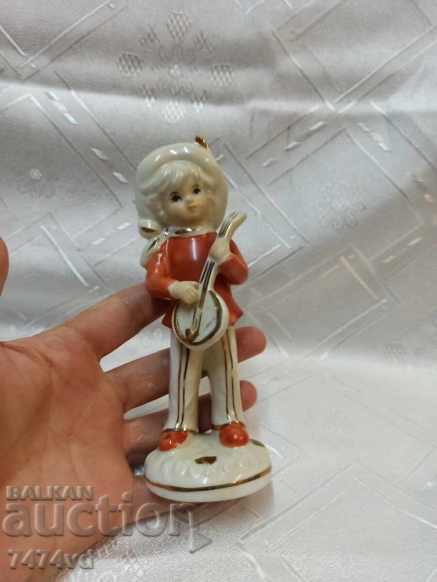 PORCELAIN FIGURE - MUSICIAN, KOREA - 6 PORCELAIN FIGURE - MUSICIAN, KOREA - 6
