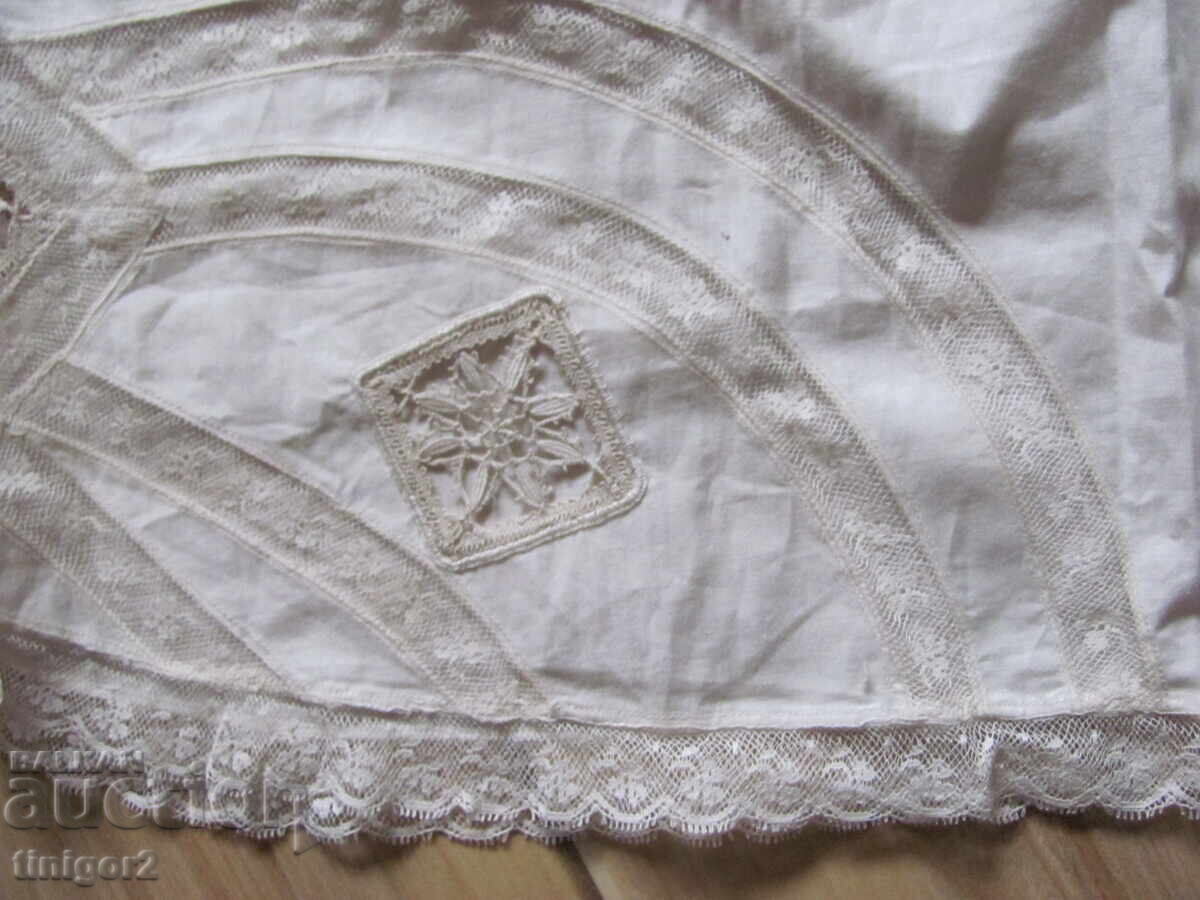 Lenjerie de damă victoriană din secolul al XIX-lea, cu dantelă cu preț 50.00 BGN | € 25.56 Lenjerie de damă victoriană din secolul al XIX-lea, cu dantelă cu preț 50.00 BGN | € 25.56