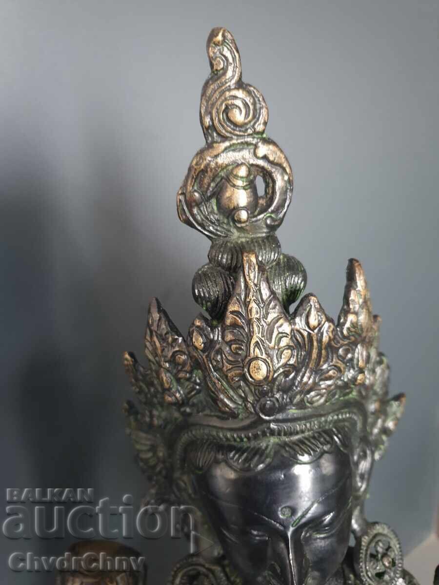 Licitație Veche sculptură/figură de bronz asiatică a zeiței Tara Licitație Veche sculptură/figură de bronz asiatică a zeiței Tara
