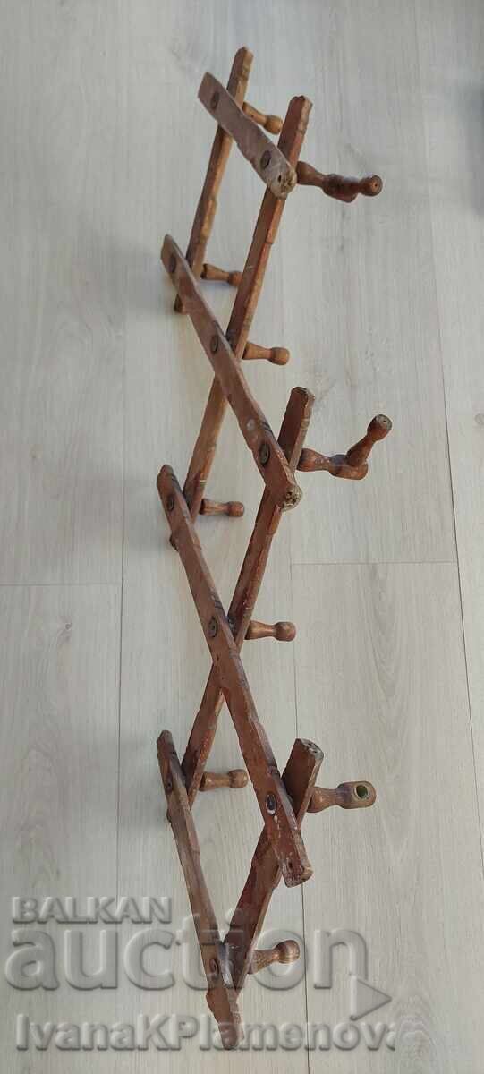 Delivery of Retro wood hanger for connoisseurs