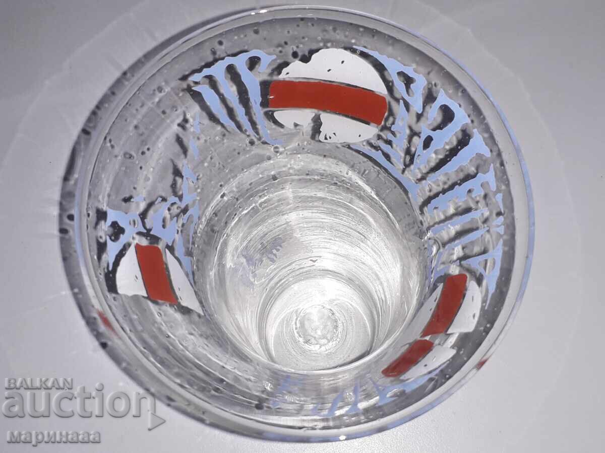 Delivery of VASE. Blown glass