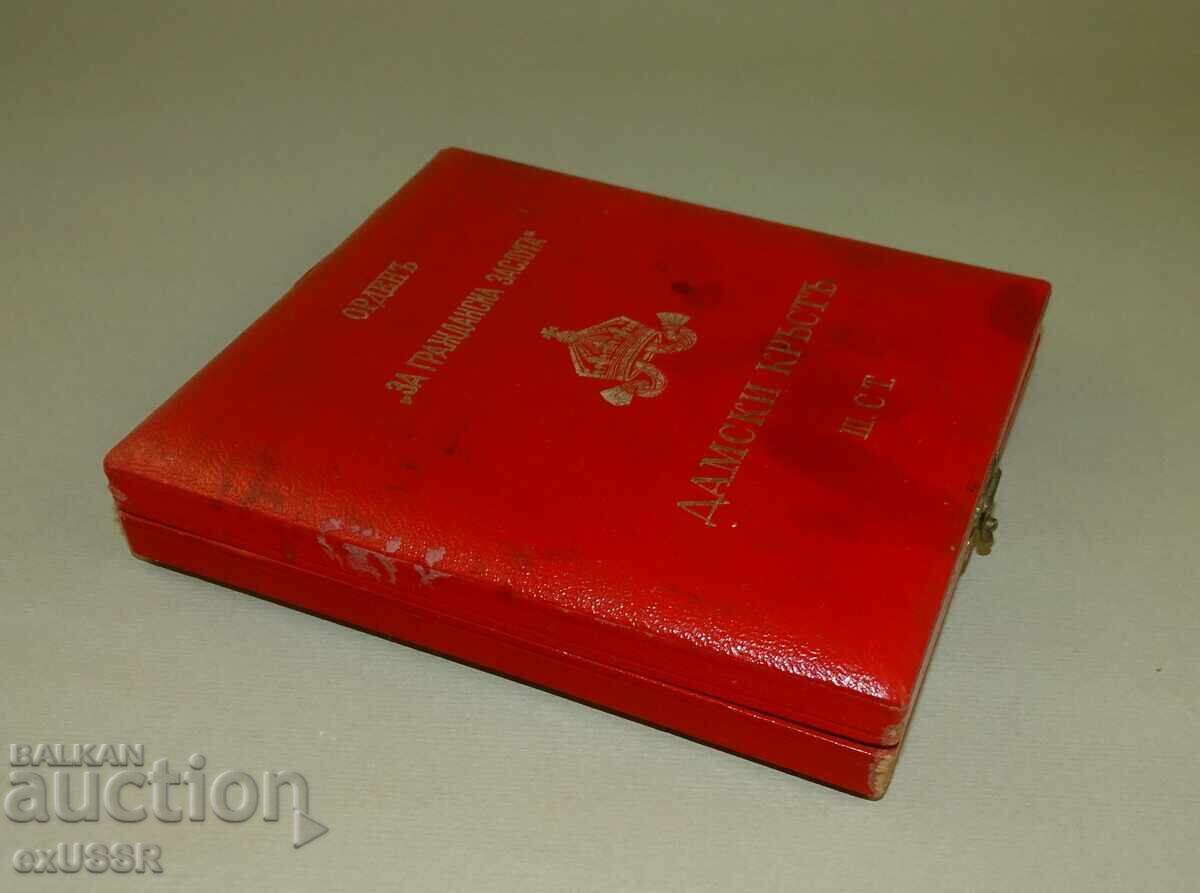 Delivery of Box for the Order of Civil Merit, Ladies' Cross, 3rd Class