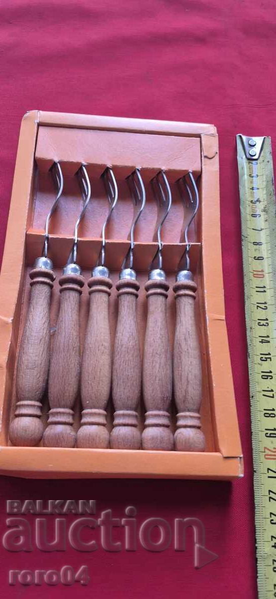 FORKS MEDIUM - PETKO DENEV - 1978 - NEW with price € 12.99 | 25.41 BGN