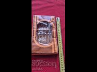 ΜΕΣΑΙΑ ΠΙΡΟΥΝΙΑ - ΠΕΤΚΟ ΝΤΕΝΕΦ - 1978 - NEW