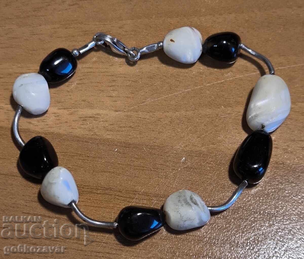 Ασημένιο βραχιόλι με φυσικά πετράδια! Υπέροχο! με τιμή 35.00 BGN | € 17.90