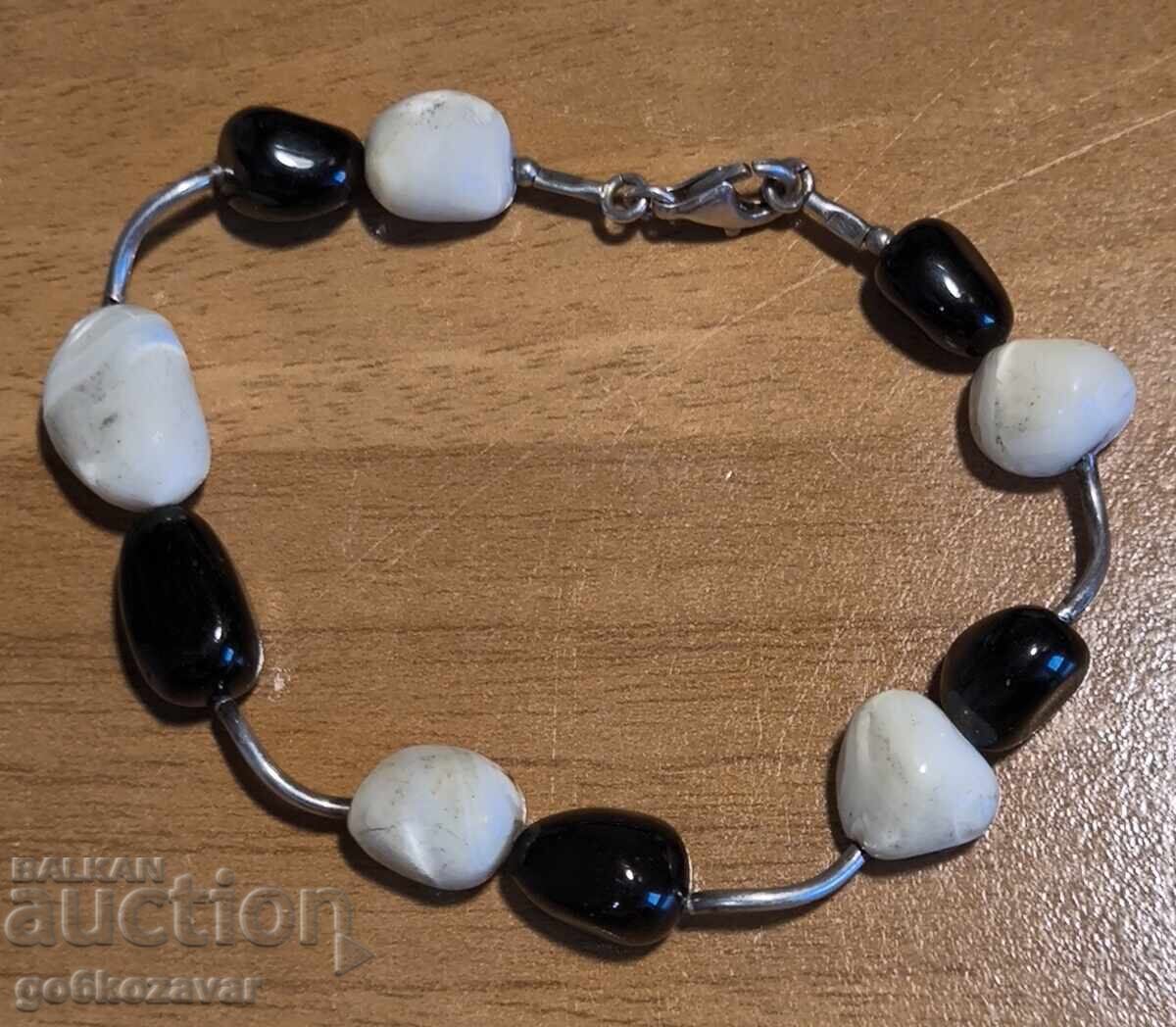 Ασημένιο βραχιόλι με φυσικά πετράδια! Υπέροχο!