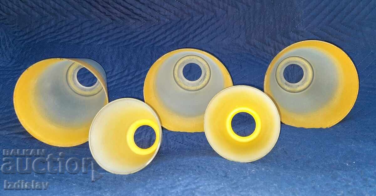 Цветни стъкла за лампи 60 те години Цветни стъкла за лампи 60 те години