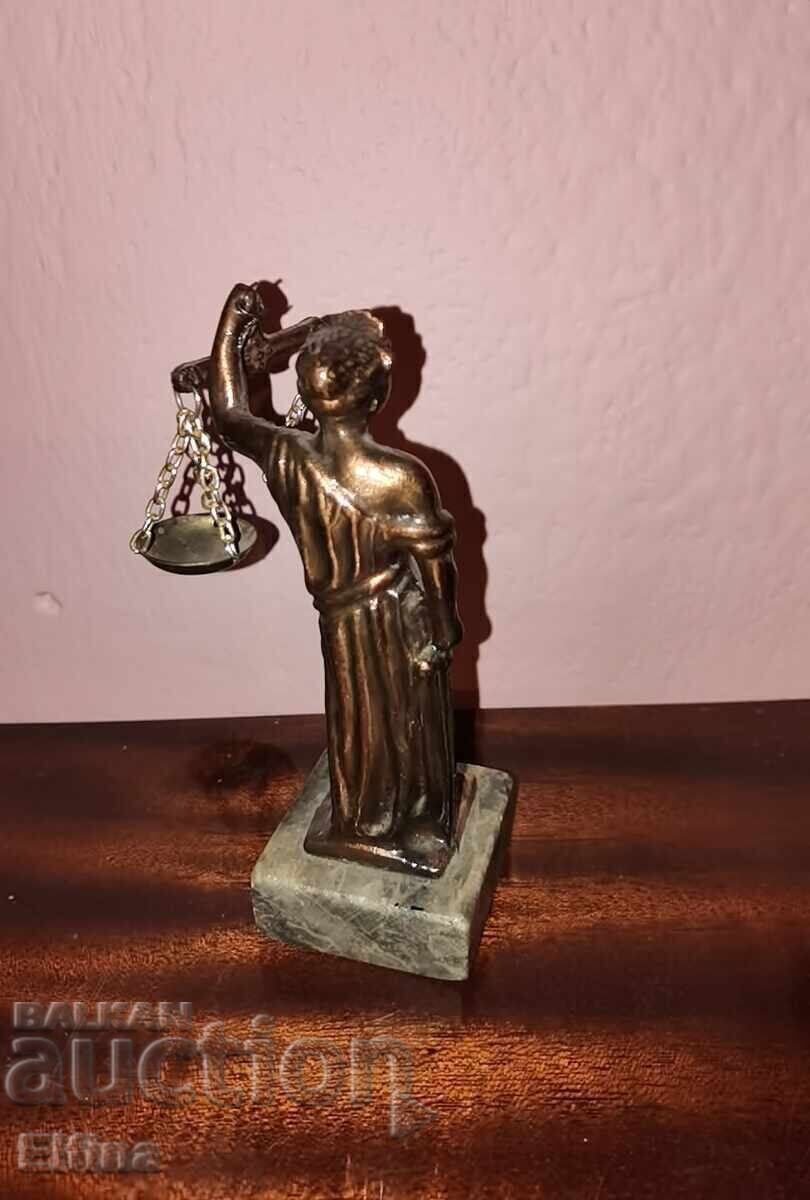Licitație Statuetă de bronz zeița justiției Themis original Licitație Statuetă de bronz zeița justiției Themis original