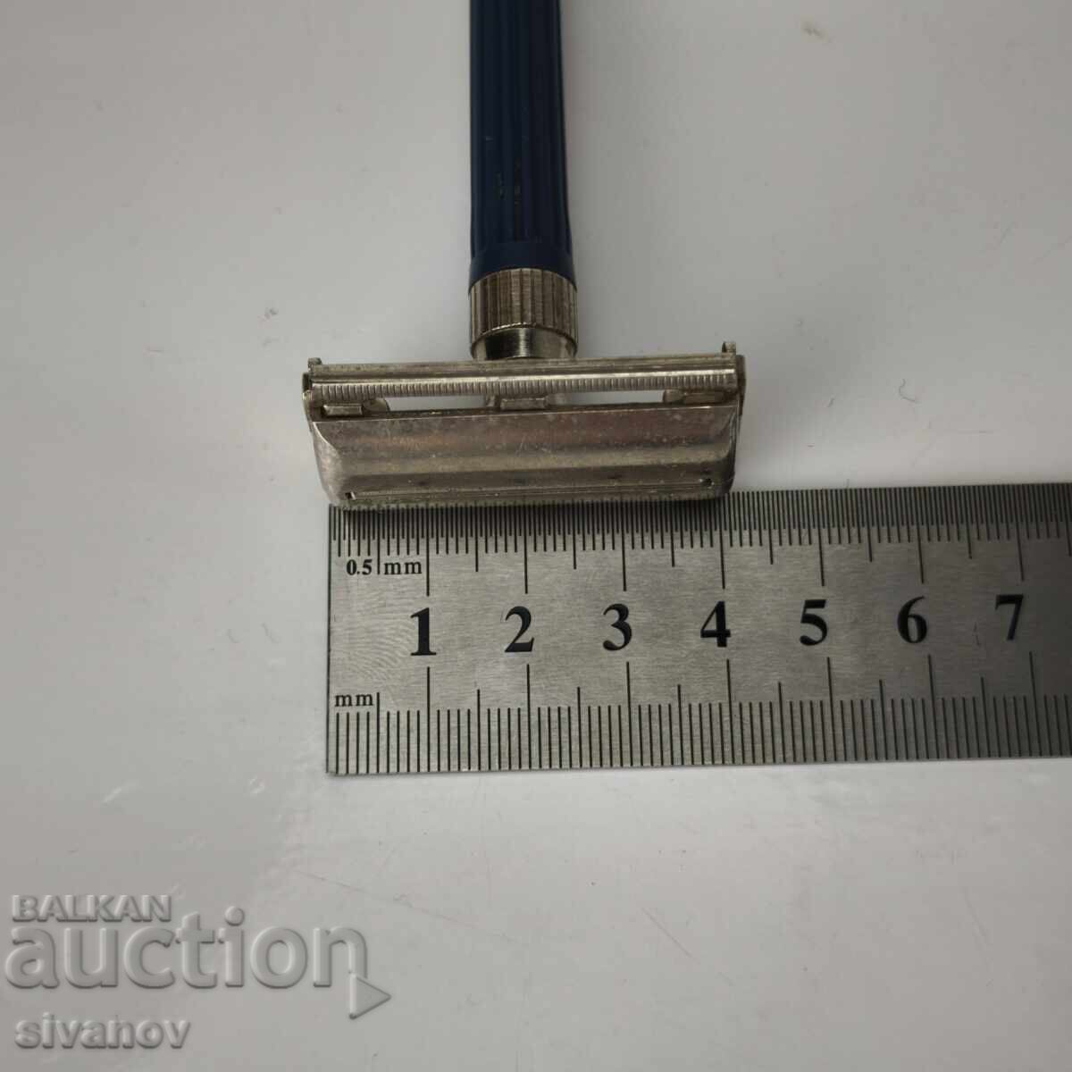 Aparat de ras Gillette Slim Twist Made in England #6054 - 7 Aparat de ras Gillette Slim Twist Made in England #6054 - 7