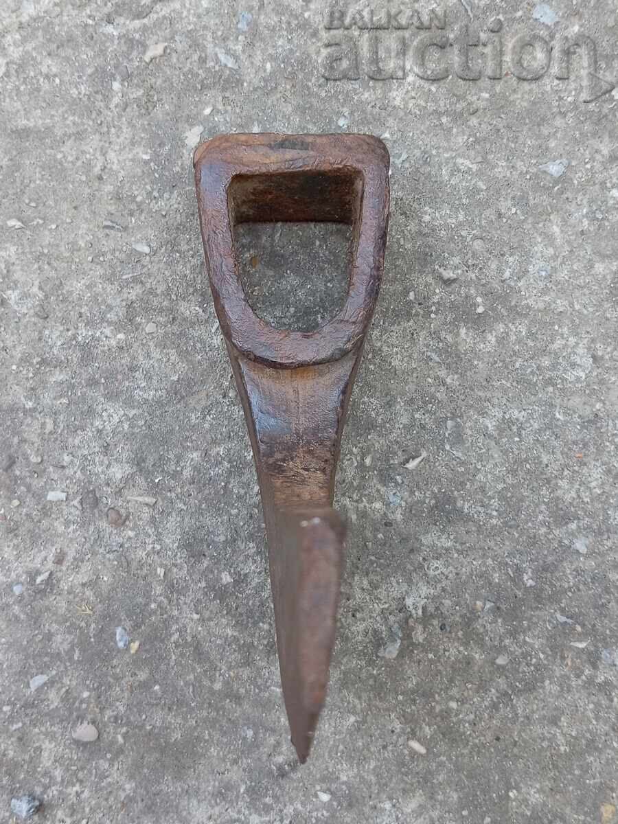 antique hand forged axe - 6