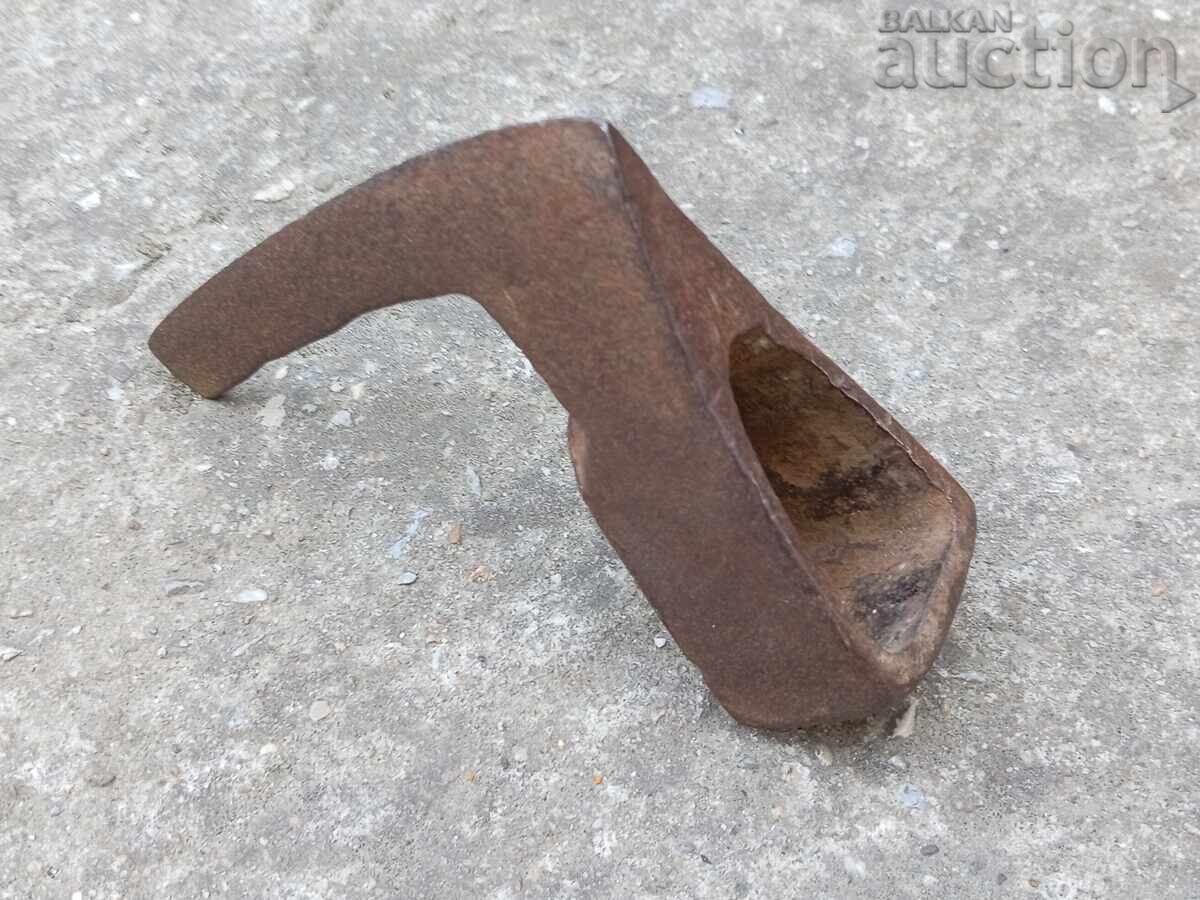 Аукцион старинна ръчно кована брадва примитив
