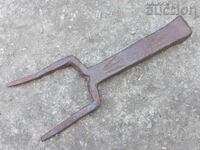 αρχαίο πρωτόγονο αμόνι