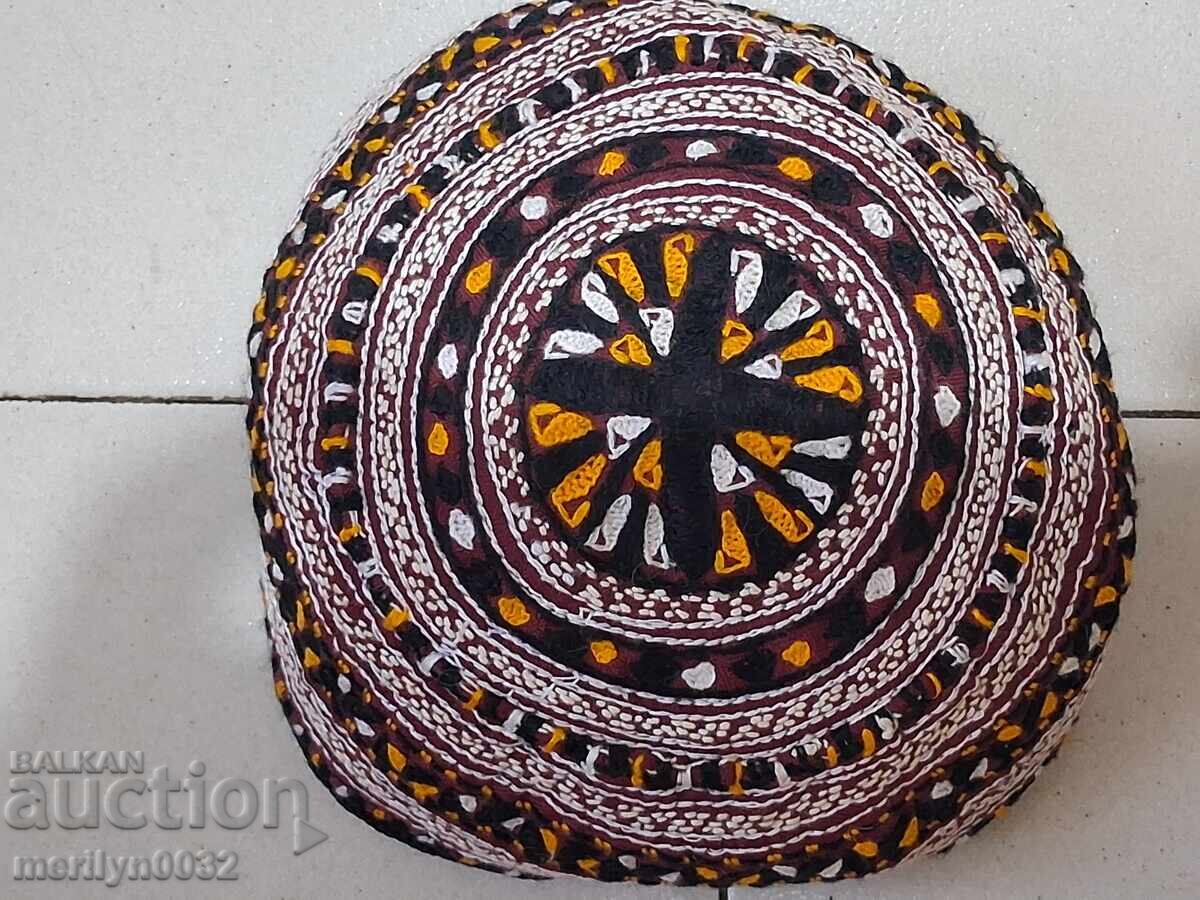 Licitație Pălărie musulmană tubeteică costum popular Licitație Pălărie musulmană tubeteică costum popular