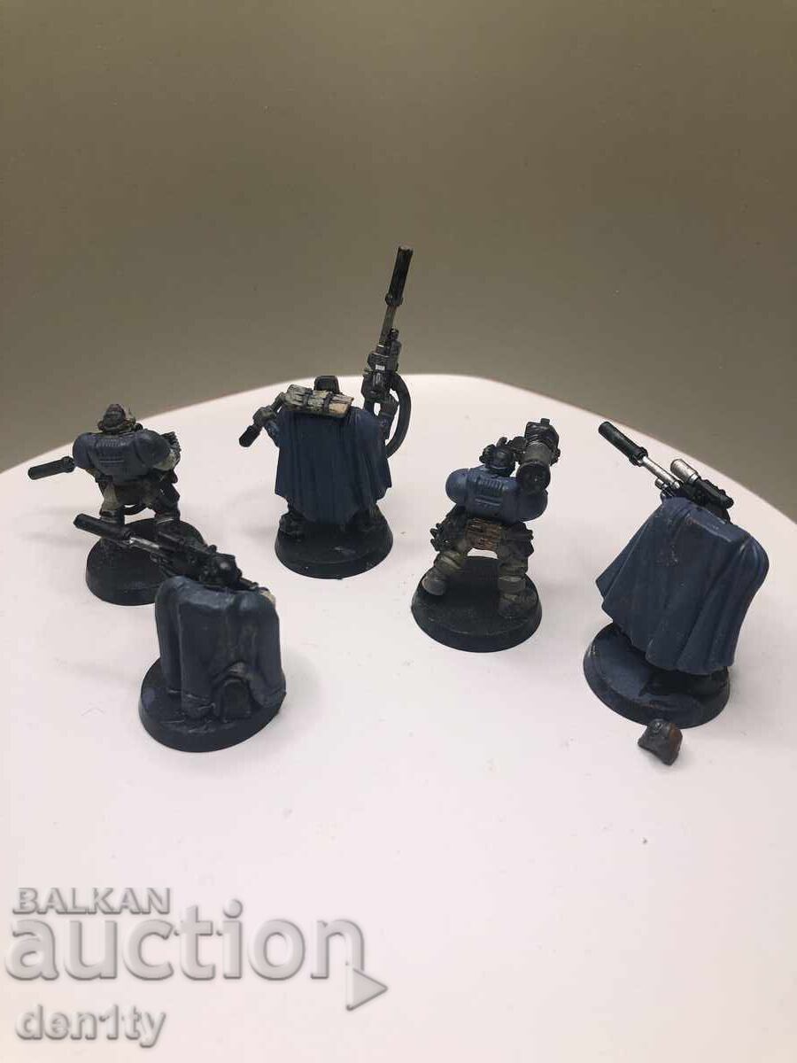Παράδοση Warhammer 40k Space marines squad of scouts με sniper rifles