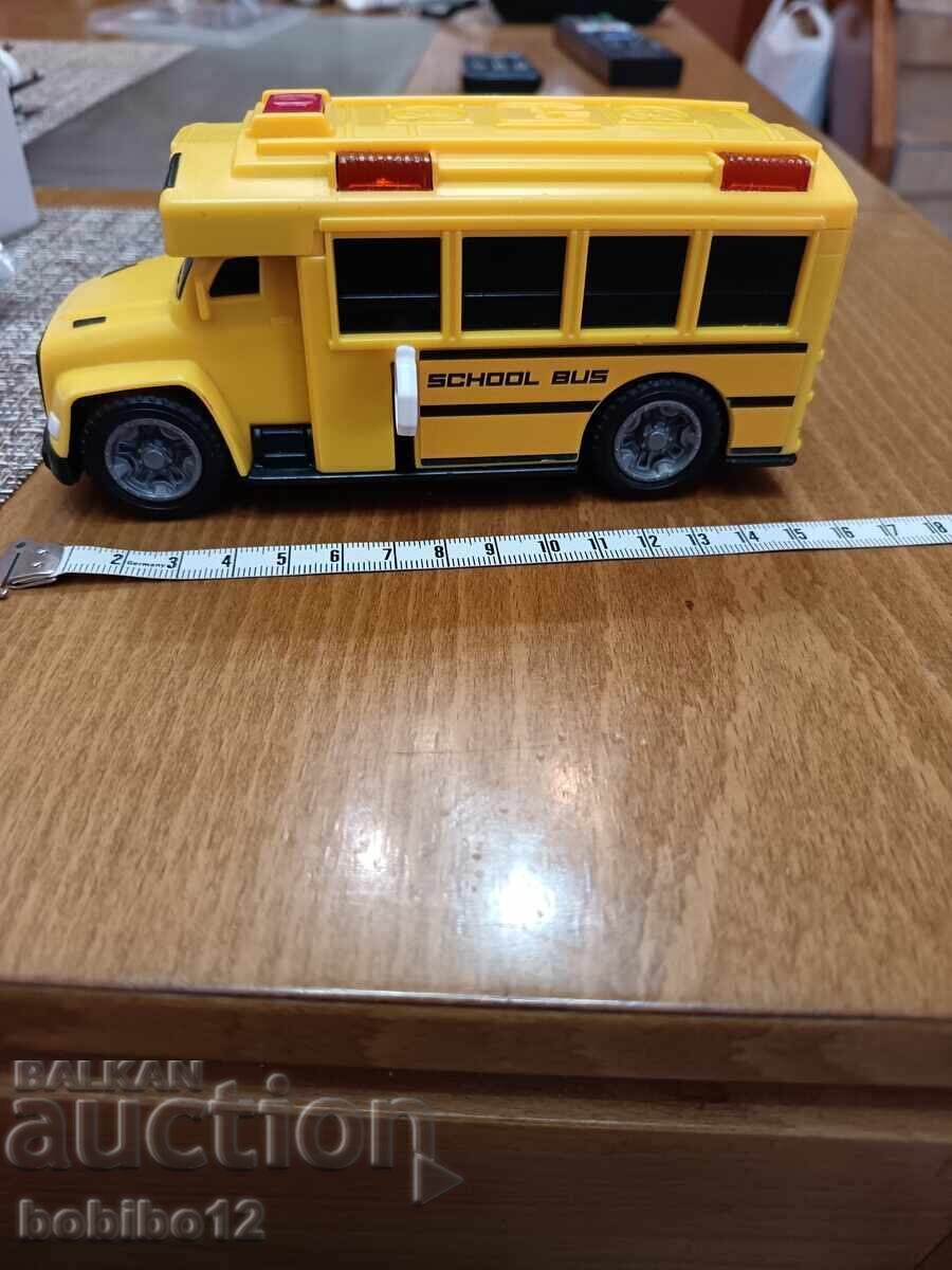 School bus 15cm School bus 15cm