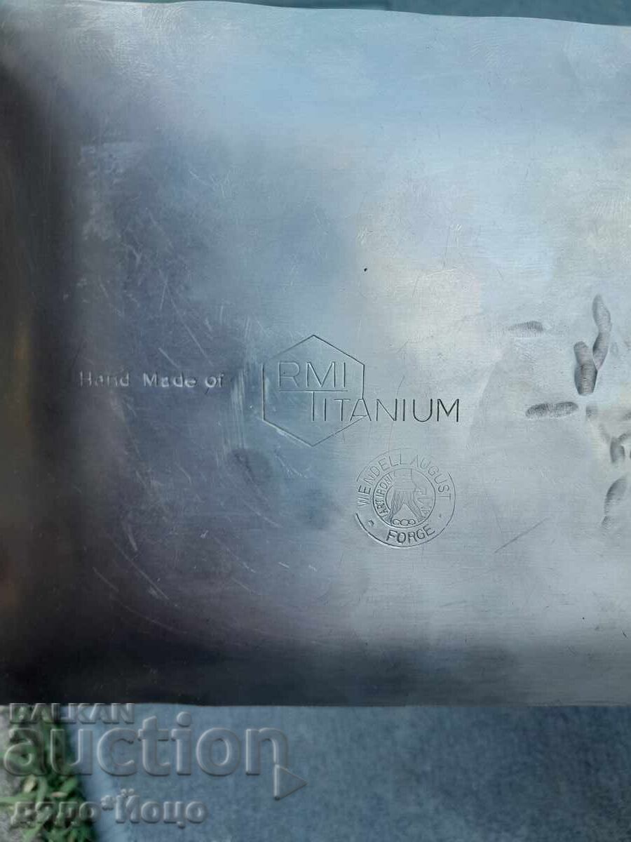 Delivery of 20x12.5cm Hand-forged Attractive Stainless Steel Ashtray, Tray