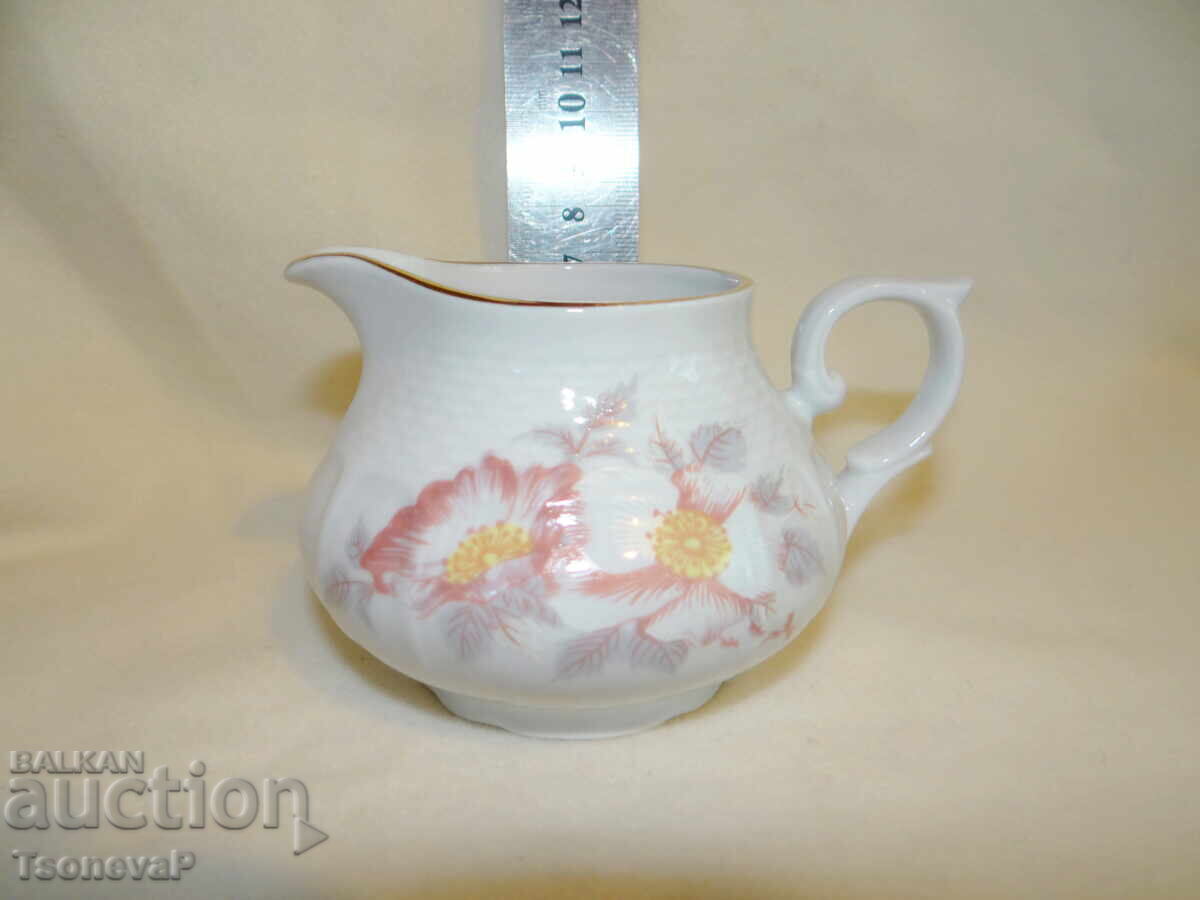 Caniță din porțelan românesc