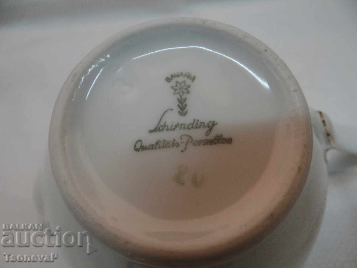 Delivery of Porcelain Jug by Schirding Bavaria