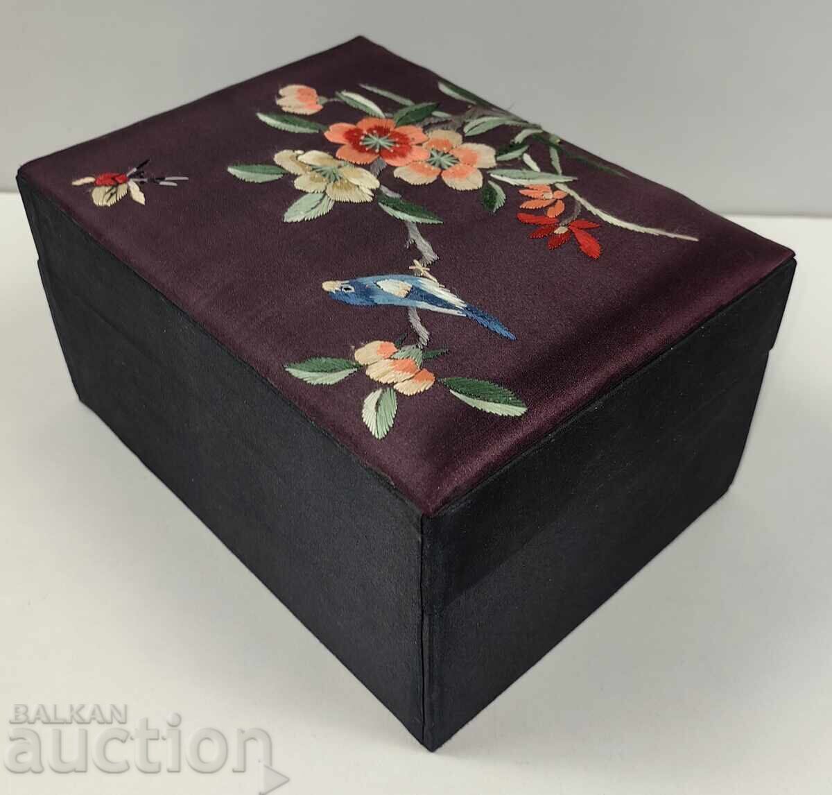 CUTIE PENTRU BIJUTERII ÎN STARE EXCELENTĂ, CU MOTIVE FLORALE - 5 CUTIE PENTRU BIJUTERII ÎN STARE EXCELENTĂ, CU MOTIVE FLORALE - 5