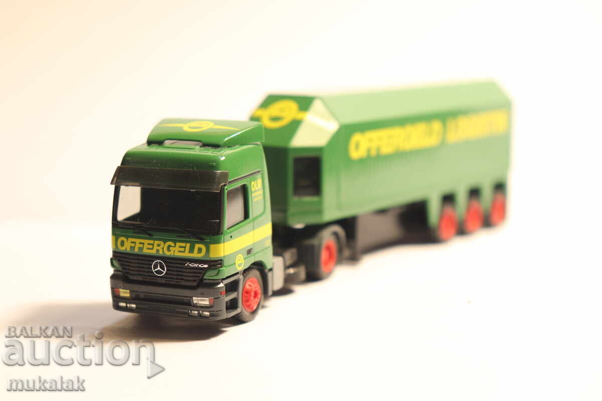 HERPA H0 1/87 MERCEDES CAMION MODEL TRANSPORT DE STICLĂ cu preț 30.00 BGN | € 15.34