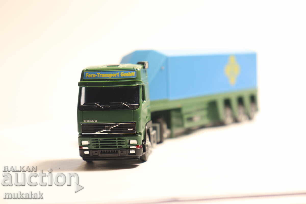 AWM H0 1/87 VOLVO CAMION MODEL TRANSPORT DE STICLĂ cu preț 30.00 BGN | € 15.34
