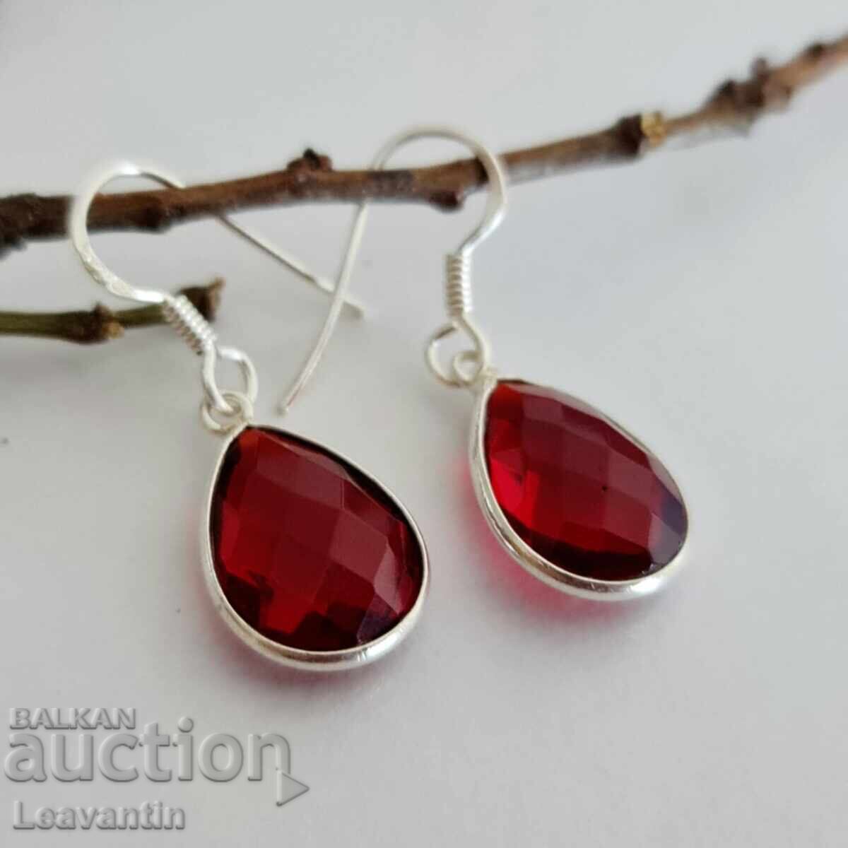 Delivery of Silver Garnet Earrings Delivery of Silver Garnet Earrings