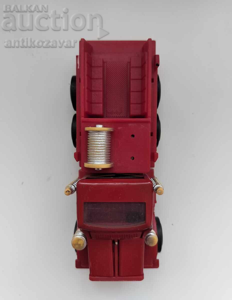 Δημοπρασία Παλιό παιδικό πυροσβεστικό όχημα, σοσιαλιστικής παραγωγής, εργοστάσιο Mir