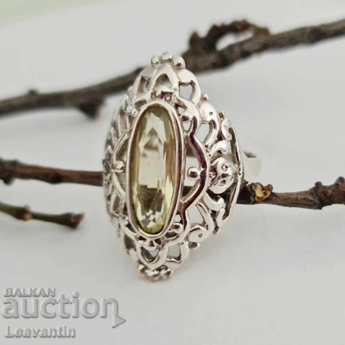 Доставка на Сребърен пръстен с Лимонов Топаз Доставка на Сребърен пръстен с Лимонов Топаз