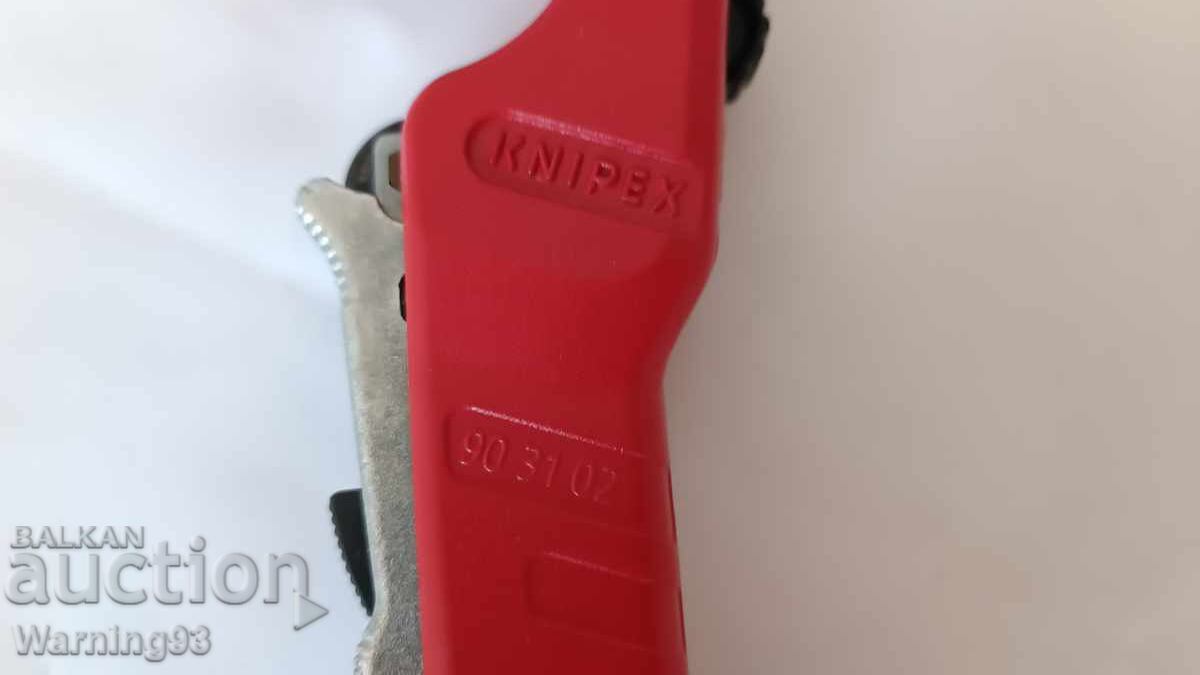 Knipex TubiX Pipe Cutter for Copper and Stainless Steel Pipes Ø 6-35 mm with price 85.00 BGN | € 43.46