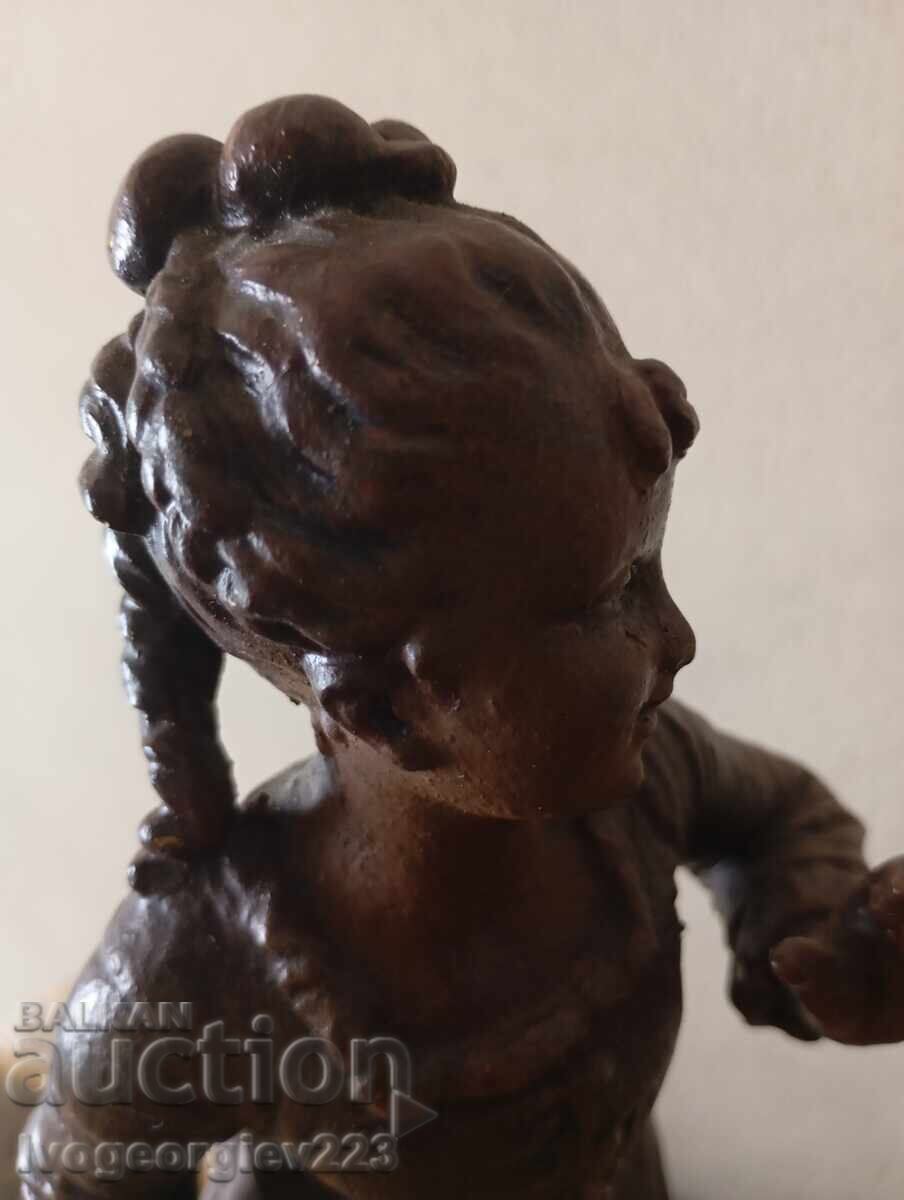 Παράδοση Παλιό αγαλματίδιο