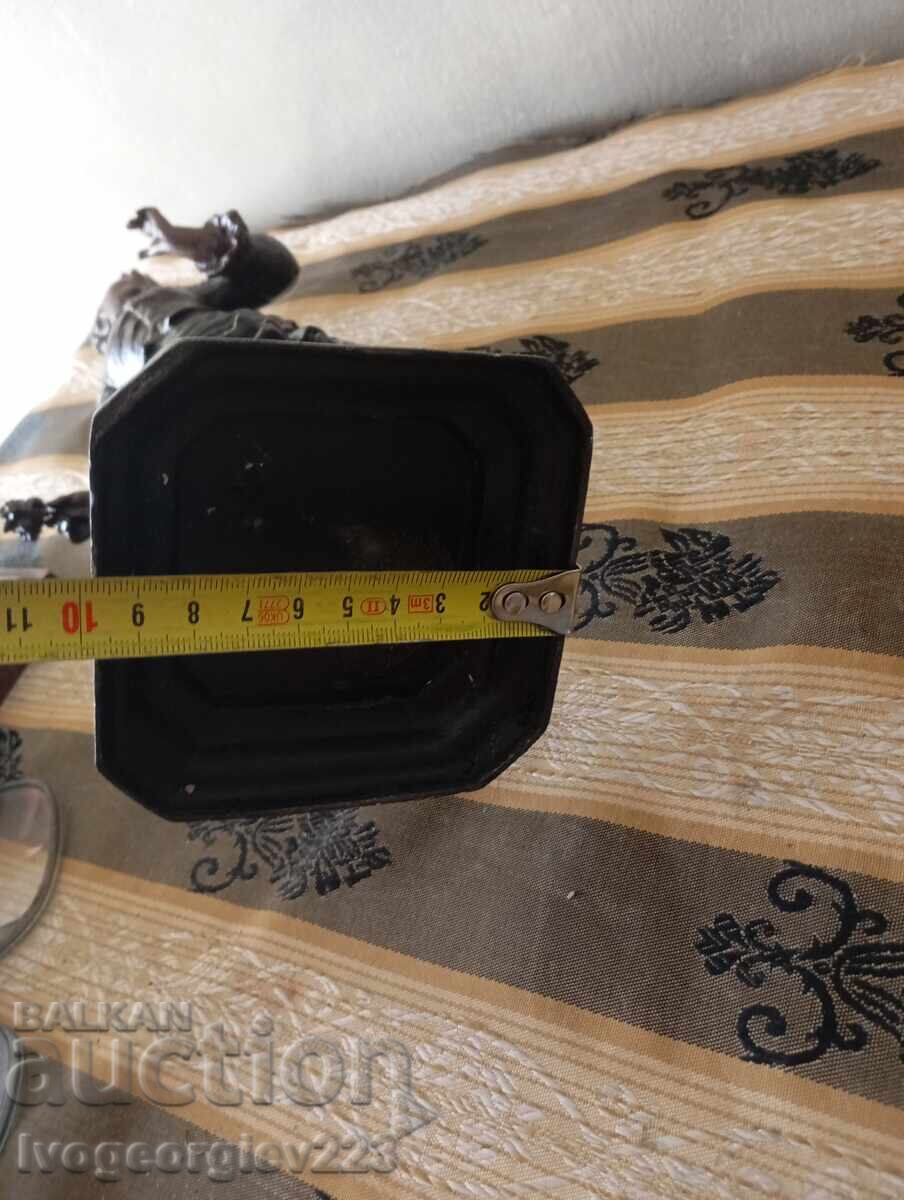 Παλιό αγαλματίδιο - 7