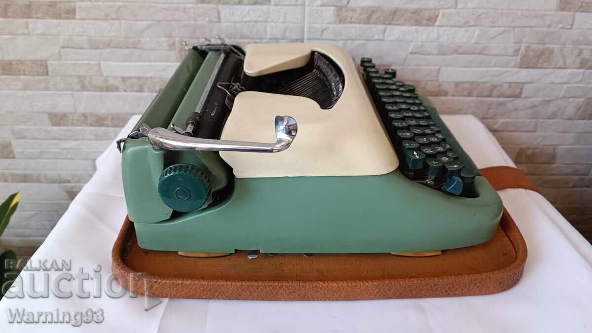 Licitație Mașină de scris Erika 10 - Made in Germany