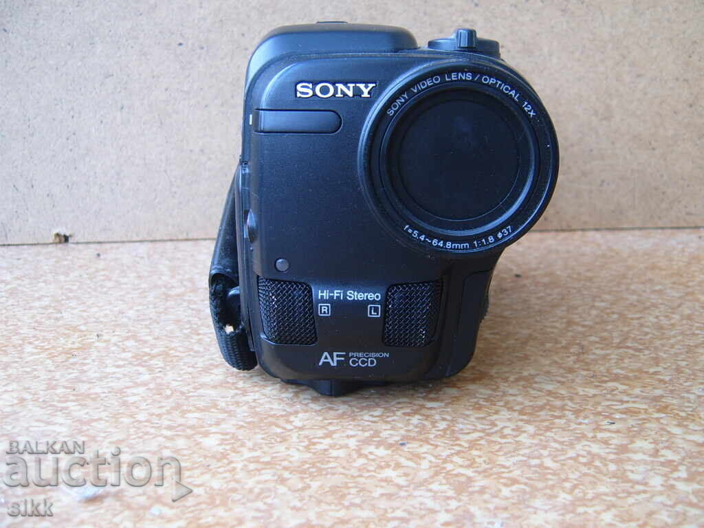 SONY video camera with price 100.00 BGN | € 51.13