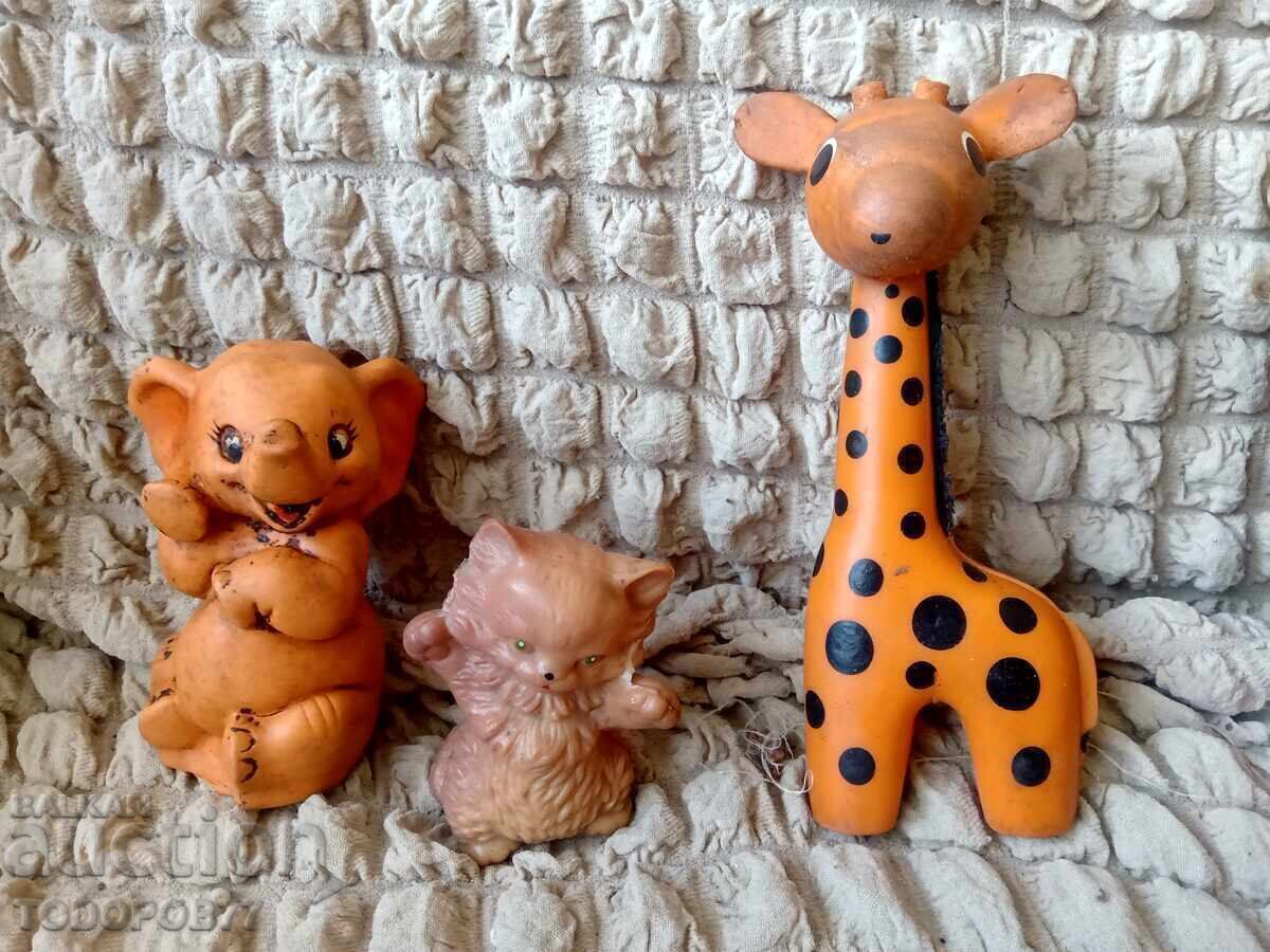 Colecție de jucării vechi din cauciuc cu preț 13.20 BGN | € 6.75 Colecție de jucării vechi din cauciuc cu preț 13.20 BGN | € 6.75