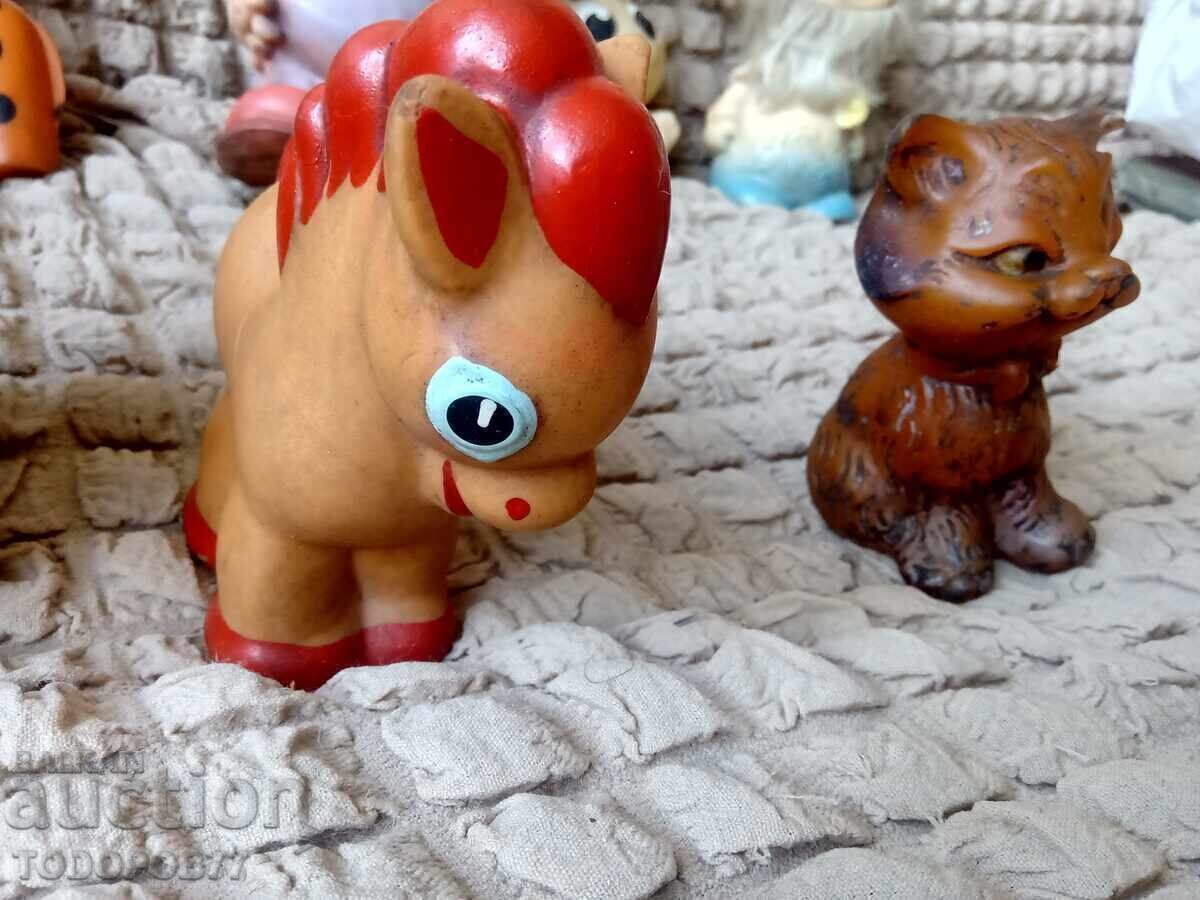 Livrarea Colecție de jucării vechi din cauciuc Livrarea Colecție de jucării vechi din cauciuc