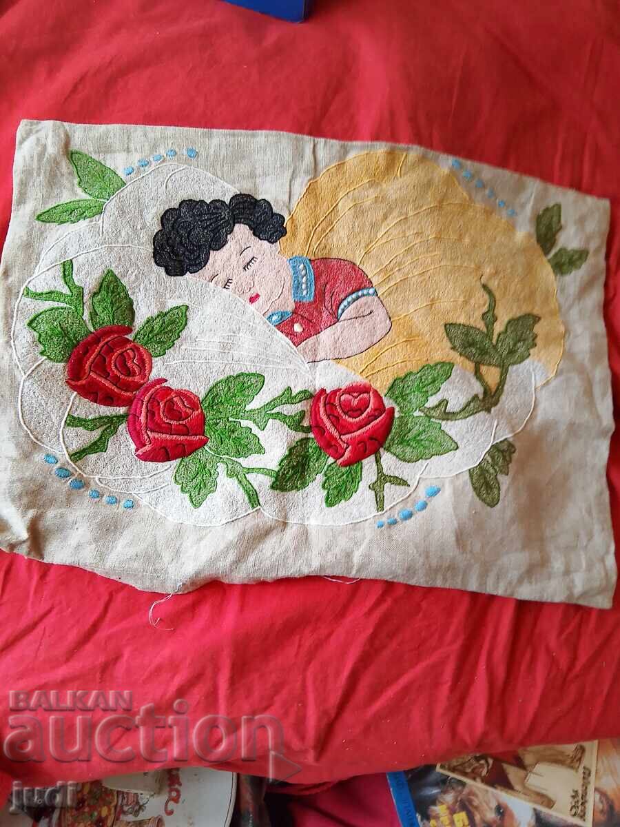 Carcasa suflată pare nouă